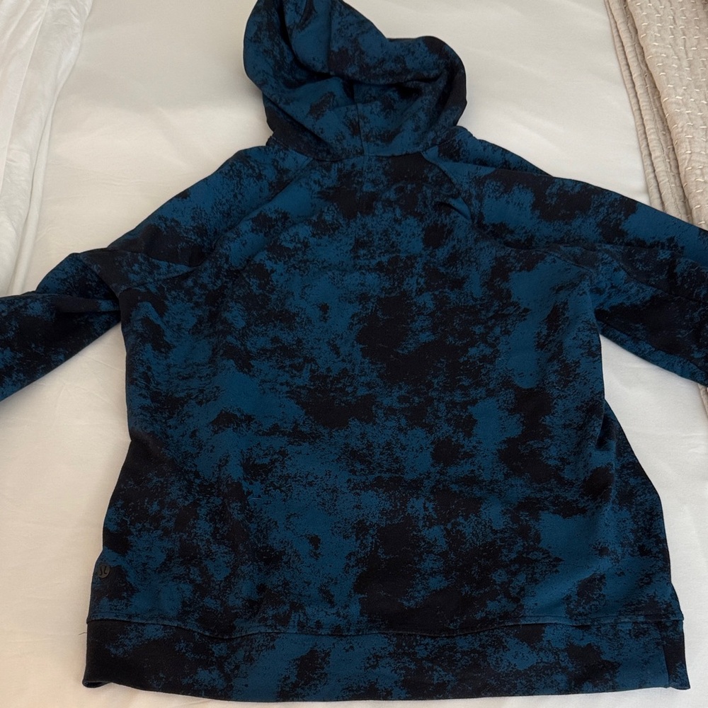 Lululemon Athletica Blue and Black Patterned Hoodie